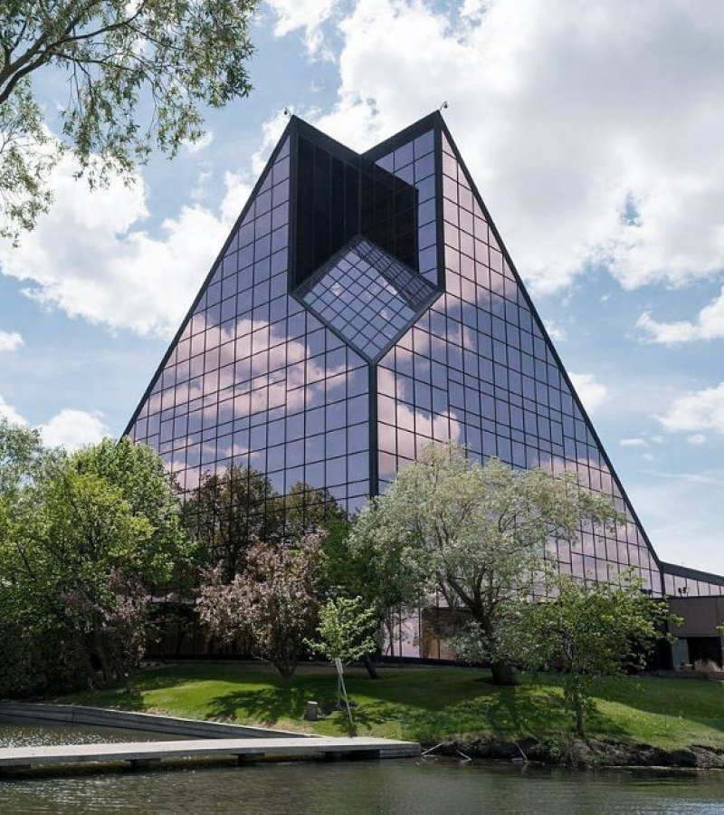 Photo of Winnipeg Mint Building. Photo of Winnipeg Mint Building.